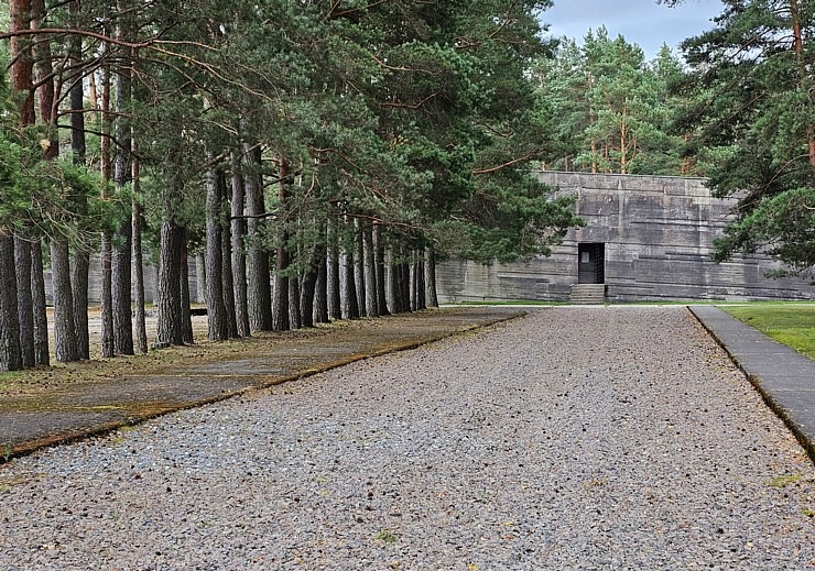 Salaspils memoriāls ir nozīmīgs starptautiska mēroga objekts, kuru mums nemanāmi apmeklē daudzi ārvalstu tūristi Salaspils memoriāls ir nozīmīgs starptautiska mēroga objekts, kuru mums nemanāmi apmeklē daudzi ārvalstu tūristi 357816