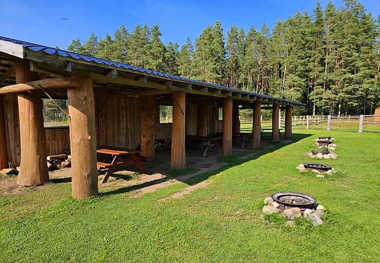 «Rakšu» brīvdabas ZOO Cēsu novadā piedāvā ne tikai kontaktu ar dzīvniekiem, bet arī teicamu infrastruktūru «Rakšu» brīvdabas ZOO Cēsu novadā piedāvā ne tikai kontaktu ar dzīvniekiem, bet arī teicamu infrastruktūru 358633