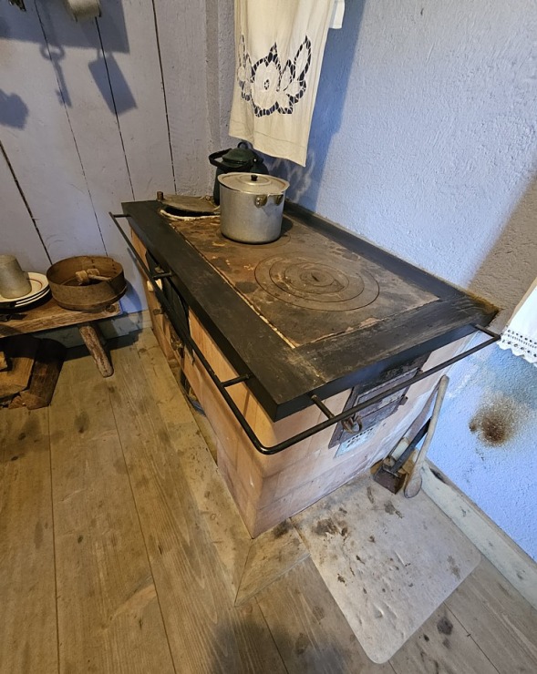 Apmeklējam vēsturiskās Līgatnes papīrfabrikas celtnes, kas ir unikāls industriālā tūrisma objekts Apmeklējam vēsturiskās Līgatnes papīrfabrikas celtnes, kas ir unikāls industriālā tūrisma objekts 359025
