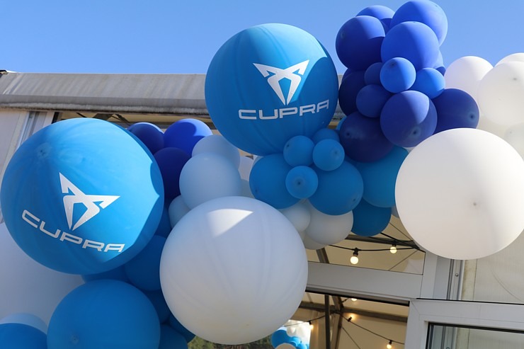 Festivāls «CUPRA Summit 2024» pulcē «Sporta Komplekss 333» zīmola fanus, ģimenes un atbalstītājus Festivāls «CUPRA Summit 2024» pulcē «Sporta Komplekss 333» zīmola fanus, ģimenes un atbalstītājus 359367