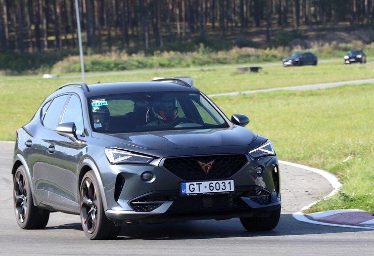 Festivāls «CUPRA Summit 2024» pulcē «Sporta Komplekss 333» zīmola fanus, ģimenes un atbalstītājus Festivāls «CUPRA Summit 2024» pulcē «Sporta Komplekss 333» zīmola fanus, ģimenes un atbalstītājus 359372