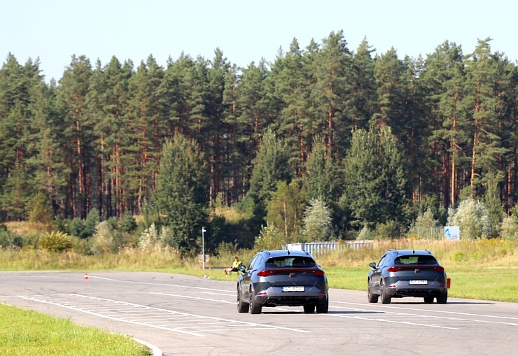 Festivāls «CUPRA Summit 2024» pulcē «Sporta Komplekss 333» zīmola fanus, ģimenes un atbalstītājus Festivāls «CUPRA Summit 2024» pulcē «Sporta Komplekss 333» zīmola fanus, ģimenes un atbalstītājus 359341