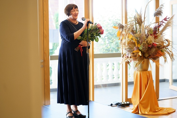 Vidzemes koncertzālē «Cēsis» atklāta izstāde «Dieva buča» no Latvijas Nacionālā mākslas muzeja kolekcijas. Foto: lnmm.lv Vidzemes koncertzālē «Cēsis» atklāta izstāde «Dieva buča» no Latvijas Nacionālā mākslas muzeja kolekcijas. Foto: lnmm.lv 360507