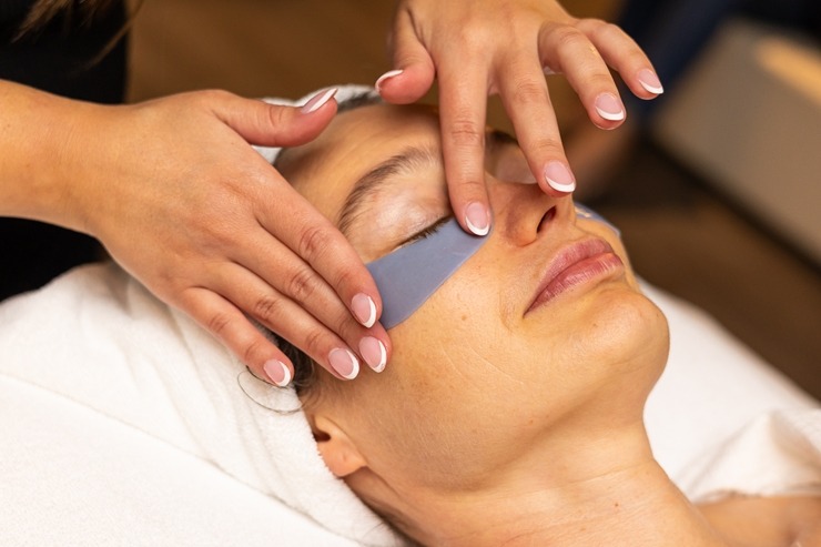 «Kempinski The Spa» iepazīstina ar jaunākajiem produktiem un ekskluzīvo sejas ādas analizatoru. Foto: Kempinski.com «Kempinski The Spa» iepazīstina ar jaunākajiem produktiem un ekskluzīvo sejas ādas analizatoru. Foto: Kempinski.com 360546