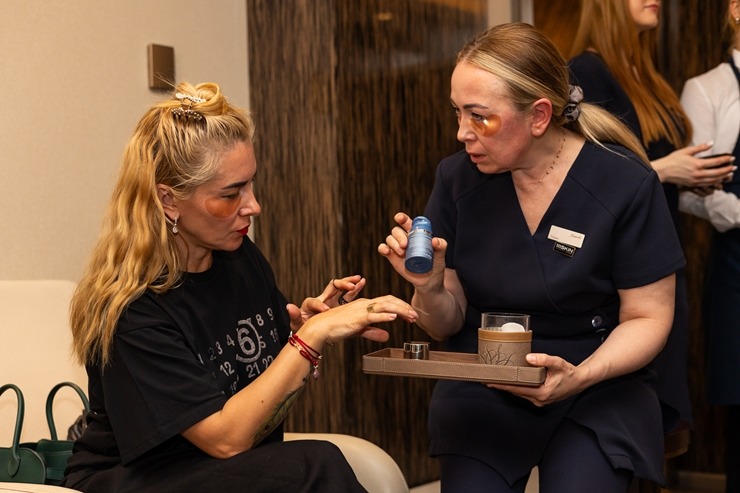 «Kempinski The Spa» iepazīstina ar jaunākajiem produktiem un ekskluzīvo sejas ādas analizatoru. Foto: Kempinski.com «Kempinski The Spa» iepazīstina ar jaunākajiem produktiem un ekskluzīvo sejas ādas analizatoru. Foto: Kempinski.com 360548