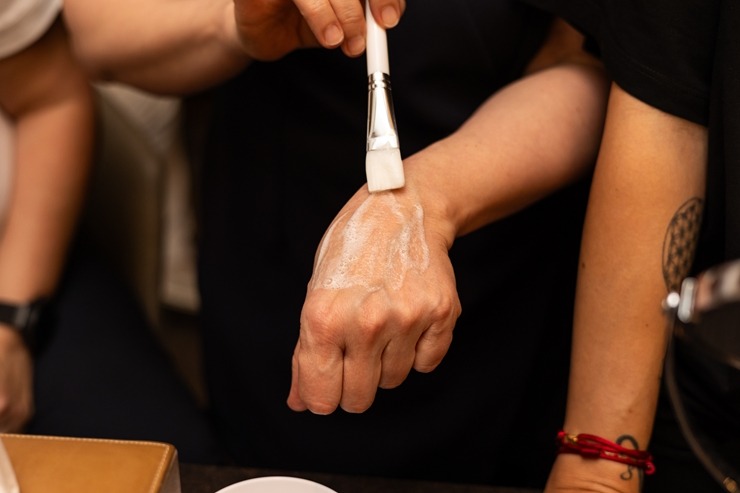 «Kempinski The Spa» iepazīstina ar jaunākajiem produktiem un ekskluzīvo sejas ādas analizatoru. Foto: Kempinski.com «Kempinski The Spa» iepazīstina ar jaunākajiem produktiem un ekskluzīvo sejas ādas analizatoru. Foto: Kempinski.com 360549