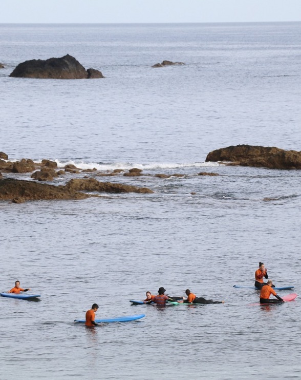 Apmeklējam Madeiras serfotāju «Madeira Surf Camp» iecienītu vietu Porto da Krusa. Sadarbībā ar «airBaltic» Apmeklējam Madeiras serfotāju «Madeira Surf Camp» iecienītu vietu Porto da Krusa. Sadarbībā ar «airBaltic» 361244