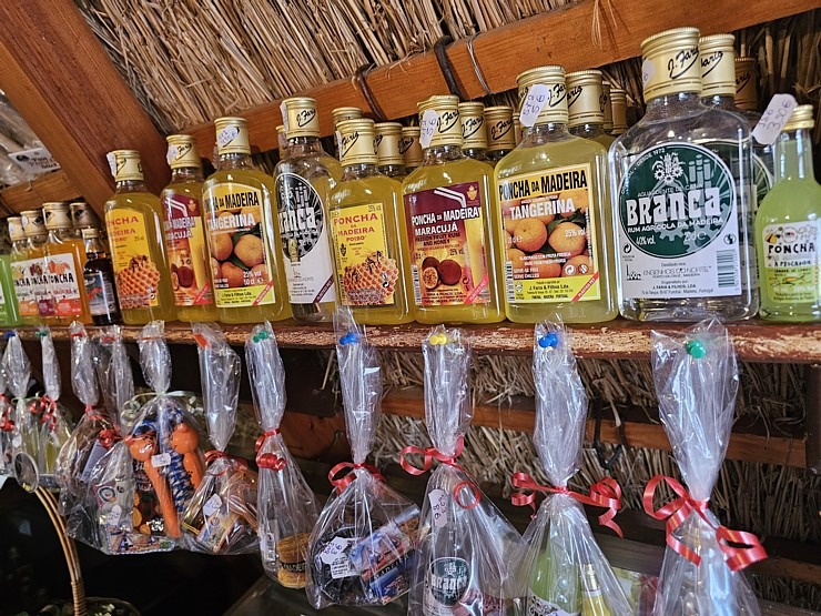 Madeiras pilsētā Santana iepazīstam salas tradicionālās mājas «Casas de Colmo». Sadarbībā ar «airBaltic» Madeiras pilsētā Santana iepazīstam salas tradicionālās mājas «Casas de Colmo». Sadarbībā ar «airBaltic» 361369