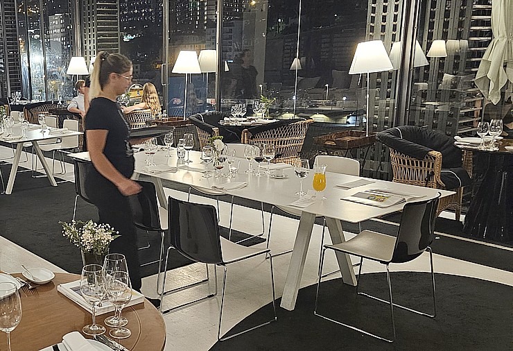 Izbaudām Madeiras smalko virtuvi Funšalas ostas restorānā «Design Centre Nini Andrade Silva». Sadarbībā ar «airBaltic» Izbaudām Madeiras smalko virtuvi Funšalas ostas restorānā «Design Centre Nini Andrade Silva». Sadarbībā ar «airBaltic» 361389