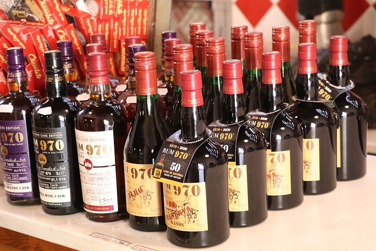 Iepazīstam Madeiras cukura ražotni «Engenhos do Norte» un degustējam «Casa do Rum» vietējo rumu. Sadarbībā ar «airBaltic» Iepazīstam Madeiras cukura ražotni «Engenhos do Norte» un degustējam «Casa do Rum» vietējo rumu. Sadarbībā ar «airBaltic» 361719
