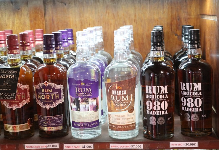 Iepazīstam Madeiras cukura ražotni «Engenhos do Norte» un degustējam «Casa do Rum» vietējo rumu. Sadarbībā ar «airBaltic» Iepazīstam Madeiras cukura ražotni «Engenhos do Norte» un degustējam «Casa do Rum» vietējo rumu. Sadarbībā ar «airBaltic» 361698