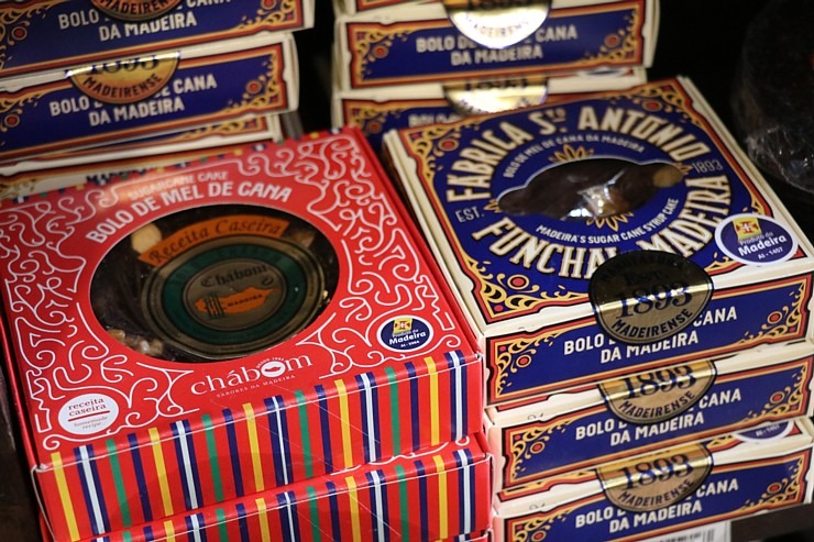 Madeirā tūristiem ir plaša suvenīru izvēle - vīns, izšuvumi, Pasta de Nata, Bolo do Caco u.c. Sadarbībā ar «airBaltic» Madeirā tūristiem ir plaša suvenīru izvēle - vīns, izšuvumi, Pasta de Nata, Bolo do Caco u.c. Sadarbībā ar «airBaltic» 362317