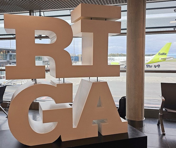 Ar 28. oktobri lidsabiedrība «airBaltic» uzsāk tiešos lidojumus no Rīgas uz Madeiru. Sadarbībā ar «airBaltic» Ar 28. oktobri lidsabiedrība «airBaltic» uzsāk tiešos lidojumus no Rīgas uz Madeiru. Sadarbībā ar «airBaltic» 362518