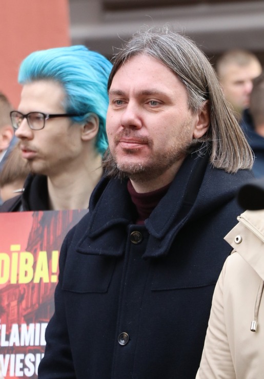 Latvijas ēdinātāji lielā skaitā pie Saeimas aicina politiķus samazināt PVN un uzklausīt nozares prasības Latvijas ēdinātāji lielā skaitā pie Saeimas aicina politiķus samazināt PVN un uzklausīt nozares prasības 362726