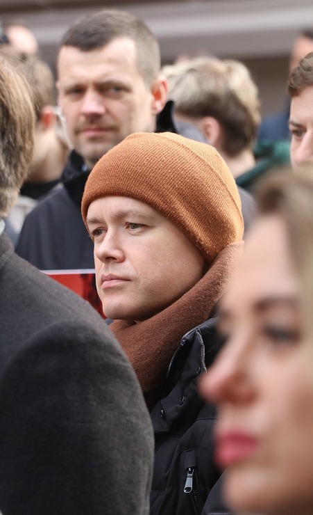 Latvijas ēdinātāji lielā skaitā pie Saeimas aicina politiķus samazināt PVN un uzklausīt nozares prasības Latvijas ēdinātāji lielā skaitā pie Saeimas aicina politiķus samazināt PVN un uzklausīt nozares prasības 362732
