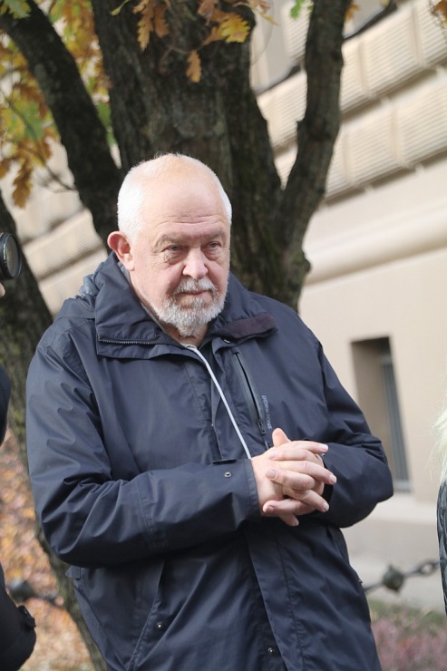 Latvijas ēdinātāji lielā skaitā pie Saeimas aicina politiķus samazināt PVN un uzklausīt nozares prasības Latvijas ēdinātāji lielā skaitā pie Saeimas aicina politiķus samazināt PVN un uzklausīt nozares prasības 362748
