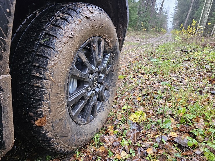 Sadarbībā ar auto nomu «Europcar Latvija» iepazīstam bezceļos jauno un kantīgo «Toyota Land Cruiser» Sadarbībā ar auto nomu «Europcar Latvija» iepazīstam bezceļos jauno un kantīgo «Toyota Land Cruiser» 362926