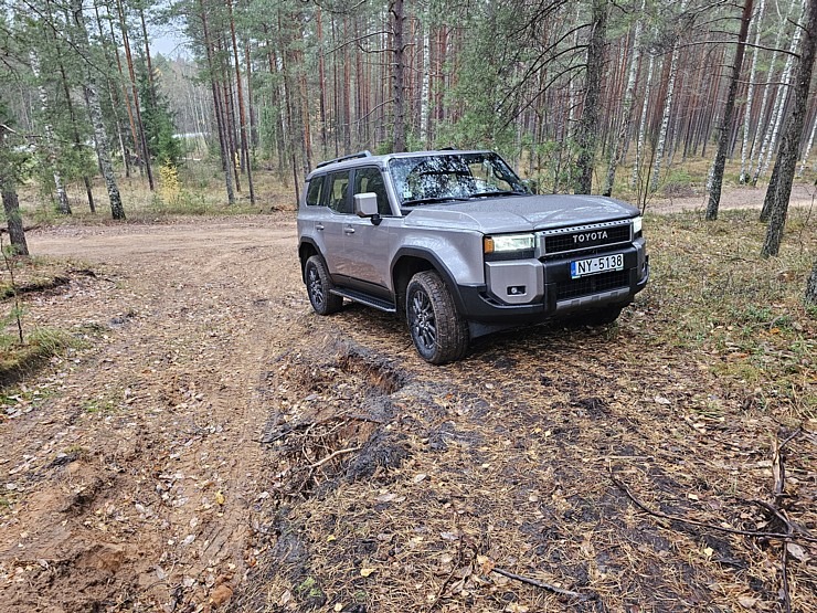 Sadarbībā ar auto nomu «Europcar Latvija» iepazīstam bezceļos jauno un kantīgo «Toyota Land Cruiser» Sadarbībā ar auto nomu «Europcar Latvija» iepazīstam bezceļos jauno un kantīgo «Toyota Land Cruiser» 362931