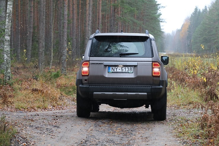 Sadarbībā ar auto nomu «Europcar Latvija» iepazīstam bezceļos jauno un kantīgo «Toyota Land Cruiser» Sadarbībā ar auto nomu «Europcar Latvija» iepazīstam bezceļos jauno un kantīgo «Toyota Land Cruiser» 362934
