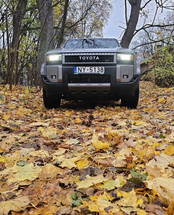 Sadarbībā ar auto nomu «Europcar Latvija» iepazīstam bezceļos jauno un kantīgo «Toyota Land Cruiser» Sadarbībā ar auto nomu «Europcar Latvija» iepazīstam bezceļos jauno un kantīgo «Toyota Land Cruiser» 362936