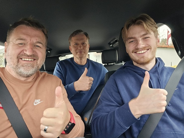 Sadarbībā ar auto nomu «Europcar Latvija» iepazīstam bezceļos jauno un kantīgo «Toyota Land Cruiser» Sadarbībā ar auto nomu «Europcar Latvija» iepazīstam bezceļos jauno un kantīgo «Toyota Land Cruiser» 362938