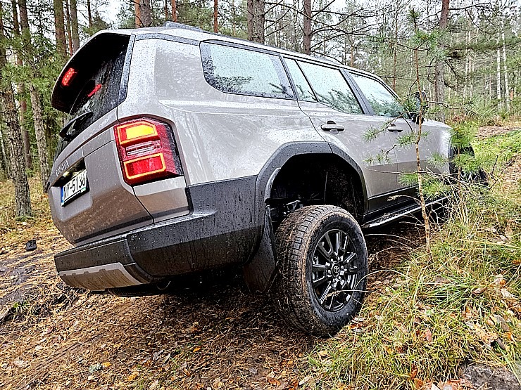 Sadarbībā ar auto nomu «Europcar Latvija» iepazīstam bezceļos jauno un kantīgo «Toyota Land Cruiser» Sadarbībā ar auto nomu «Europcar Latvija» iepazīstam bezceļos jauno un kantīgo «Toyota Land Cruiser» 362917
