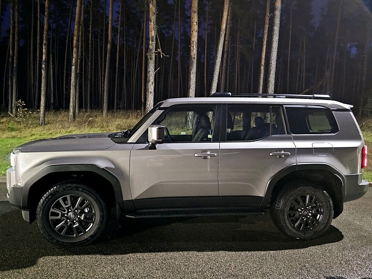 Sadarbībā ar auto nomu «Europcar Latvija» iepazīstam bezceļos jauno un kantīgo «Toyota Land Cruiser» Sadarbībā ar auto nomu «Europcar Latvija» iepazīstam bezceļos jauno un kantīgo «Toyota Land Cruiser» 362952