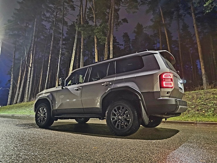 Sadarbībā ar auto nomu «Europcar Latvija» iepazīstam bezceļos jauno un kantīgo «Toyota Land Cruiser» Sadarbībā ar auto nomu «Europcar Latvija» iepazīstam bezceļos jauno un kantīgo «Toyota Land Cruiser» 362953