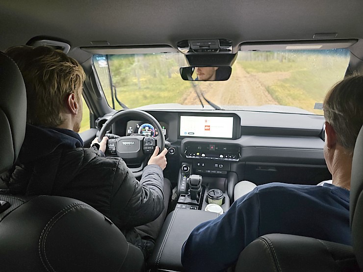 Sadarbībā ar auto nomu «Europcar Latvija» iepazīstam bezceļos jauno un kantīgo «Toyota Land Cruiser» Sadarbībā ar auto nomu «Europcar Latvija» iepazīstam bezceļos jauno un kantīgo «Toyota Land Cruiser» 362918