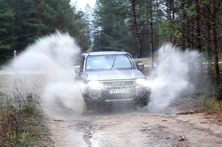 Sadarbībā ar auto nomu «Europcar Latvija» iepazīstam bezceļos jauno un kantīgo «Toyota Land Cruiser» Sadarbībā ar auto nomu «Europcar Latvija» iepazīstam bezceļos jauno un kantīgo «Toyota Land Cruiser» 362920
