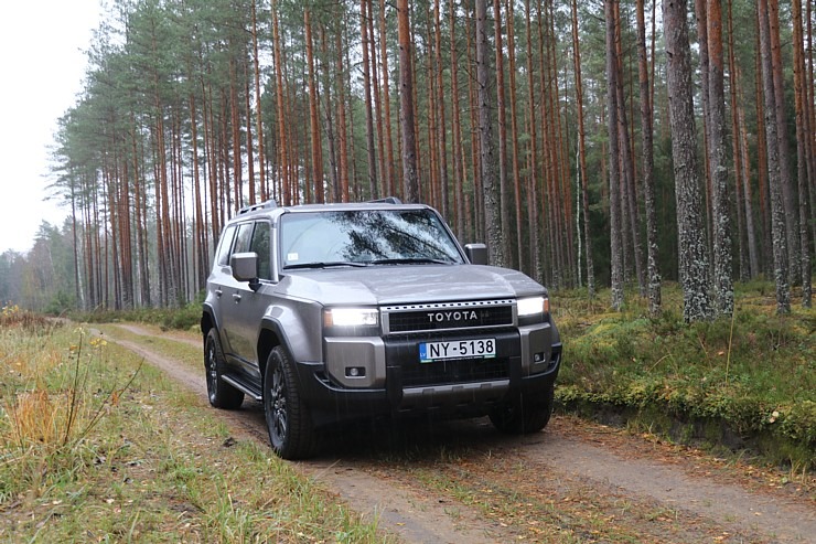 Sadarbībā ar auto nomu «Europcar Latvija» iepazīstam bezceļos jauno un kantīgo «Toyota Land Cruiser» Sadarbībā ar auto nomu «Europcar Latvija» iepazīstam bezceļos jauno un kantīgo «Toyota Land Cruiser» 362923