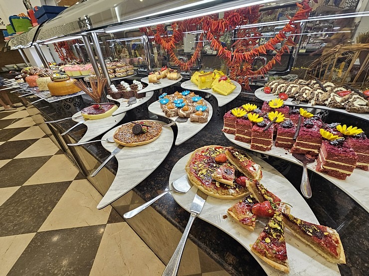 Turcijas viesnīca «Ali Bey Club Park Manavgat» piedāvā ēdienreizēs tortes, kūkas un citus saldumus Turcijas viesnīca «Ali Bey Club Park Manavgat» piedāvā ēdienreizēs tortes, kūkas un citus saldumus 363206