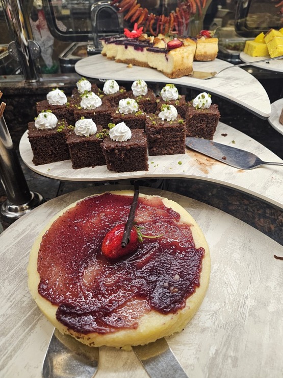 Turcijas viesnīca «Ali Bey Club Park Manavgat» piedāvā ēdienreizēs tortes, kūkas un citus saldumus Turcijas viesnīca «Ali Bey Club Park Manavgat» piedāvā ēdienreizēs tortes, kūkas un citus saldumus 363210
