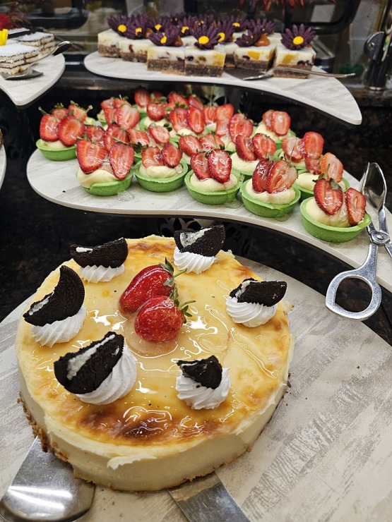 Turcijas viesnīca «Ali Bey Club Park Manavgat» piedāvā ēdienreizēs tortes, kūkas un citus saldumus Turcijas viesnīca «Ali Bey Club Park Manavgat» piedāvā ēdienreizēs tortes, kūkas un citus saldumus 363211