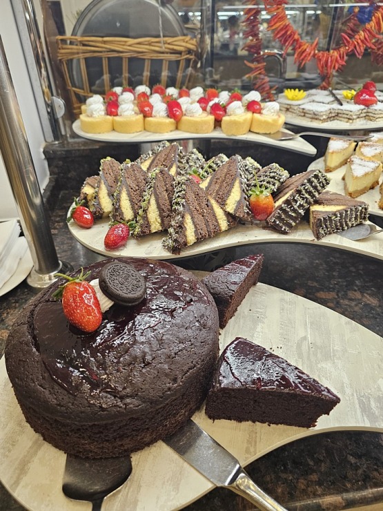 Turcijas viesnīca «Ali Bey Club Park Manavgat» piedāvā ēdienreizēs tortes, kūkas un citus saldumus Turcijas viesnīca «Ali Bey Club Park Manavgat» piedāvā ēdienreizēs tortes, kūkas un citus saldumus 363202