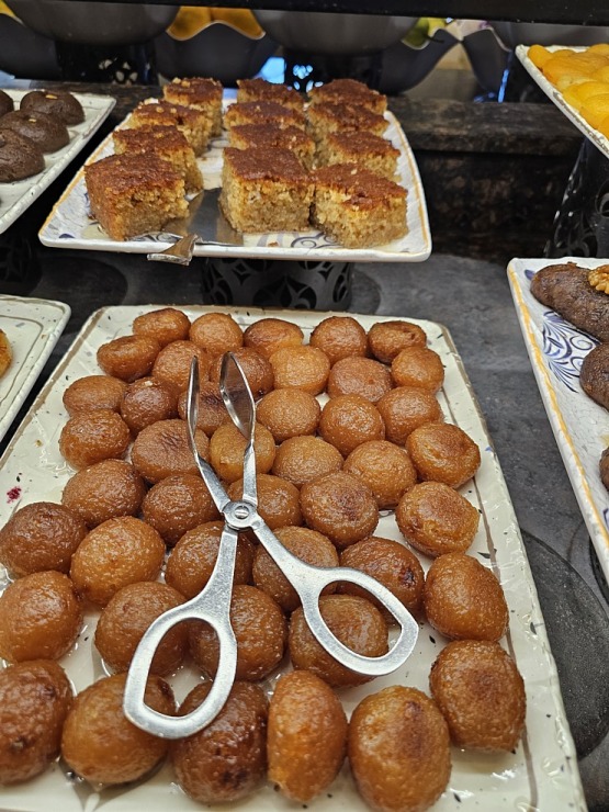 Turcijas viesnīca «Ali Bey Club Park Manavgat» piedāvā ēdienreizēs bagātīgu austrumu saldumu izvēli Turcijas viesnīca «Ali Bey Club Park Manavgat» piedāvā ēdienreizēs bagātīgu austrumu saldumu izvēli 363241