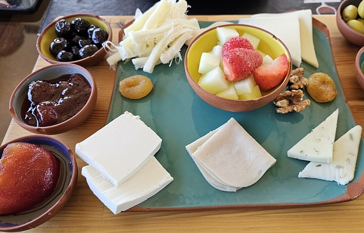 Sadarbībā ar «Turkish Airlines» izbaudām Kapadokijas restorāna «Tuma Restaurant» brokastis un vakariņas Sadarbībā ar «Turkish Airlines» izbaudām Kapadokijas restorāna «Tuma Restaurant» brokastis un vakariņas 363753