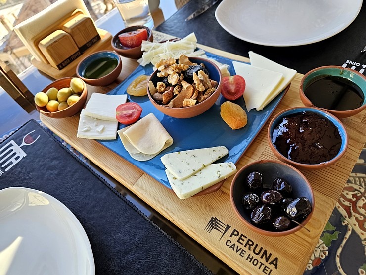 Sadarbībā ar «Turkish Airlines» izbaudām Kapadokijas restorāna «Tuma Restaurant» brokastis un vakariņas Sadarbībā ar «Turkish Airlines» izbaudām Kapadokijas restorāna «Tuma Restaurant» brokastis un vakariņas 363749