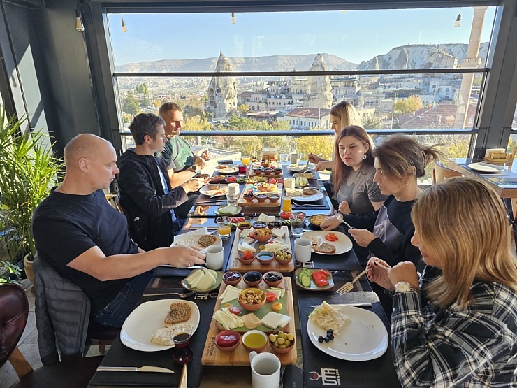 Sadarbībā ar «Turkish Airlines» izbaudām Kapadokijas restorāna «Tuma Restaurant» brokastis un vakariņas Sadarbībā ar «Turkish Airlines» izbaudām Kapadokijas restorāna «Tuma Restaurant» brokastis un vakariņas 363751