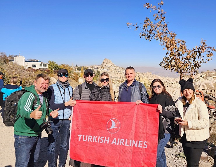 Sadarbībā ar «Turkish Airlines» izbaudām turku kafiju ar panorāmas skatu uz Baložu ieleju Kapadokijā Sadarbībā ar «Turkish Airlines» izbaudām turku kafiju ar panorāmas skatu uz Baložu ieleju Kapadokijā 363843