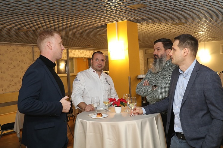 «Pavāru klubs» atklāj «Bocuse dor» jauno akadēmijas virtuvi Rīgas Tūrisma un radošās industrijas tehnikumā «Pavāru klubs» atklāj «Bocuse dor» jauno akadēmijas virtuvi Rīgas Tūrisma un radošās industrijas tehnikumā 364089