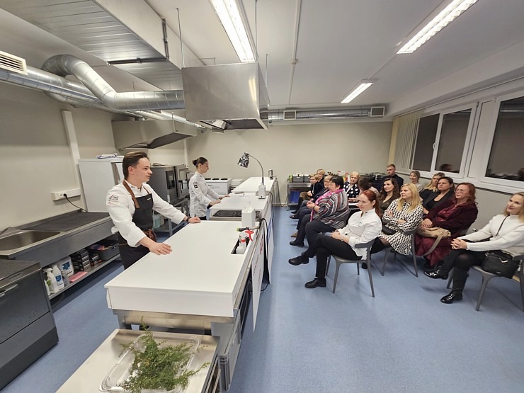 «Pavāru klubs» atklāj «Bocuse dor» jauno akadēmijas virtuvi Rīgas Tūrisma un radošās industrijas tehnikumā «Pavāru klubs» atklāj «Bocuse dor» jauno akadēmijas virtuvi Rīgas Tūrisma un radošās industrijas tehnikumā 364069