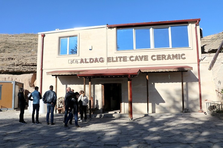 Sadarbībā ar «Turkish Airlines» iepazīstam slavenu Kapadokijas keramiķu darbnīcu «Aldag Elite Cave Ceramic» Sadarbībā ar «Turkish Airlines» iepazīstam slavenu Kapadokijas keramiķu darbnīcu «Aldag Elite Cave Ceramic» 364187