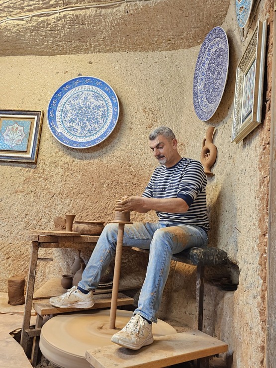 Sadarbībā ar «Turkish Airlines» iepazīstam slavenu Kapadokijas keramiķu darbnīcu «Aldag Elite Cave Ceramic» Sadarbībā ar «Turkish Airlines» iepazīstam slavenu Kapadokijas keramiķu darbnīcu «Aldag Elite Cave Ceramic» 364203