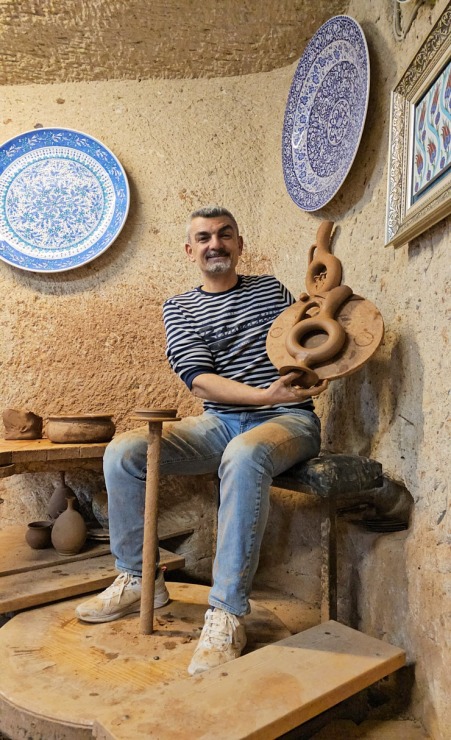 Sadarbībā ar «Turkish Airlines» iepazīstam slavenu Kapadokijas keramiķu darbnīcu «Aldag Elite Cave Ceramic» Sadarbībā ar «Turkish Airlines» iepazīstam slavenu Kapadokijas keramiķu darbnīcu «Aldag Elite Cave Ceramic» 364205