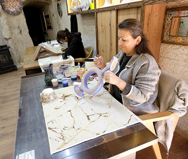 Sadarbībā ar «Turkish Airlines» iepazīstam slavenu Kapadokijas keramiķu darbnīcu «Aldag Elite Cave Ceramic» Sadarbībā ar «Turkish Airlines» iepazīstam slavenu Kapadokijas keramiķu darbnīcu «Aldag Elite Cave Ceramic» 364208