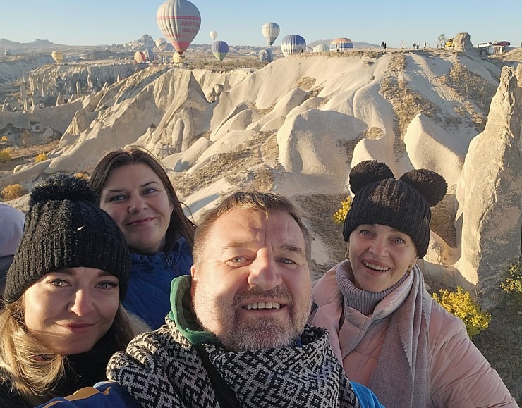Sadarbībā ar «Turkish Airlines» saullēkta gaismā lidojam ar gandrīz 100 gaisa baloniem vienlaicīgi Sadarbībā ar «Turkish Airlines» saullēkta gaismā lidojam ar gandrīz 100 gaisa baloniem vienlaicīgi 364736