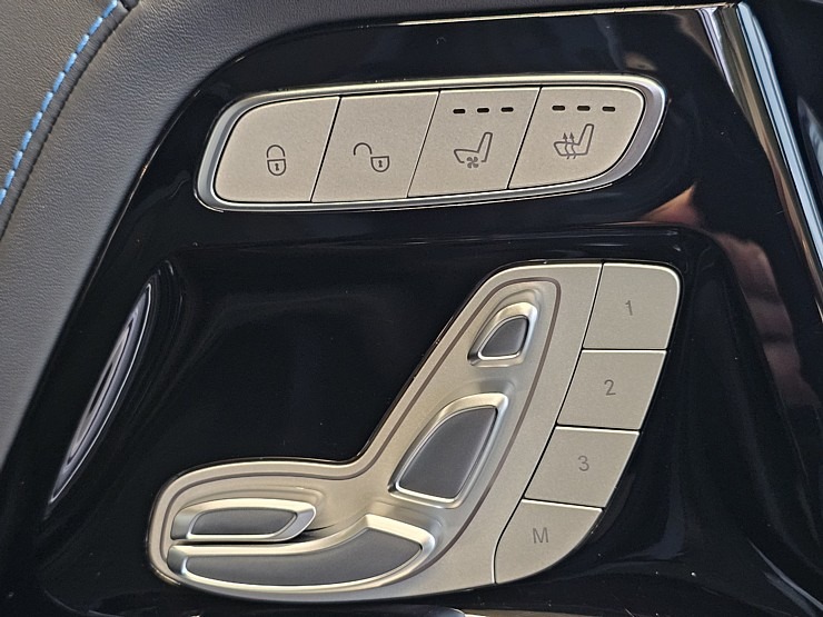 Mercedes Benz oficiālais pārstāvis Latvijā VEHO atklāj jaunu servisa centru Mārupē ar elektrisko G klasi Mercedes Benz oficiālais pārstāvis Latvijā VEHO atklāj jaunu servisa centru Mārupē ar elektrisko G klasi 365084