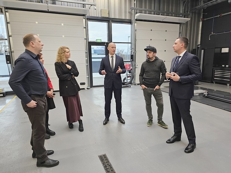 Mercedes Benz oficiālais pārstāvis Latvijā VEHO atklāj jaunu servisa centru Mārupē ar elektrisko G klasi Mercedes Benz oficiālais pārstāvis Latvijā VEHO atklāj jaunu servisa centru Mārupē ar elektrisko G klasi 365093
