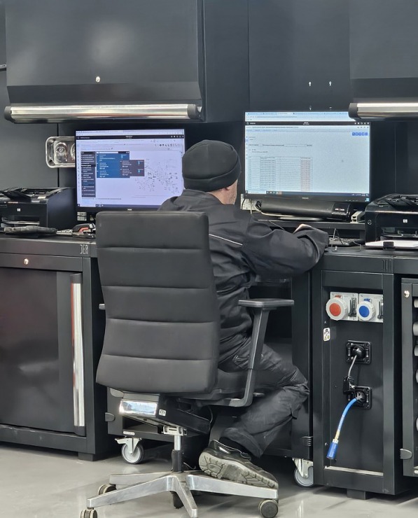 Mercedes Benz oficiālais pārstāvis Latvijā VEHO atklāj jaunu servisa centru Mārupē ar elektrisko G klasi Mercedes Benz oficiālais pārstāvis Latvijā VEHO atklāj jaunu servisa centru Mārupē ar elektrisko G klasi 365094